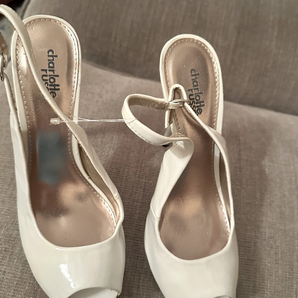 Women’s white open toe heels NWT Size 8